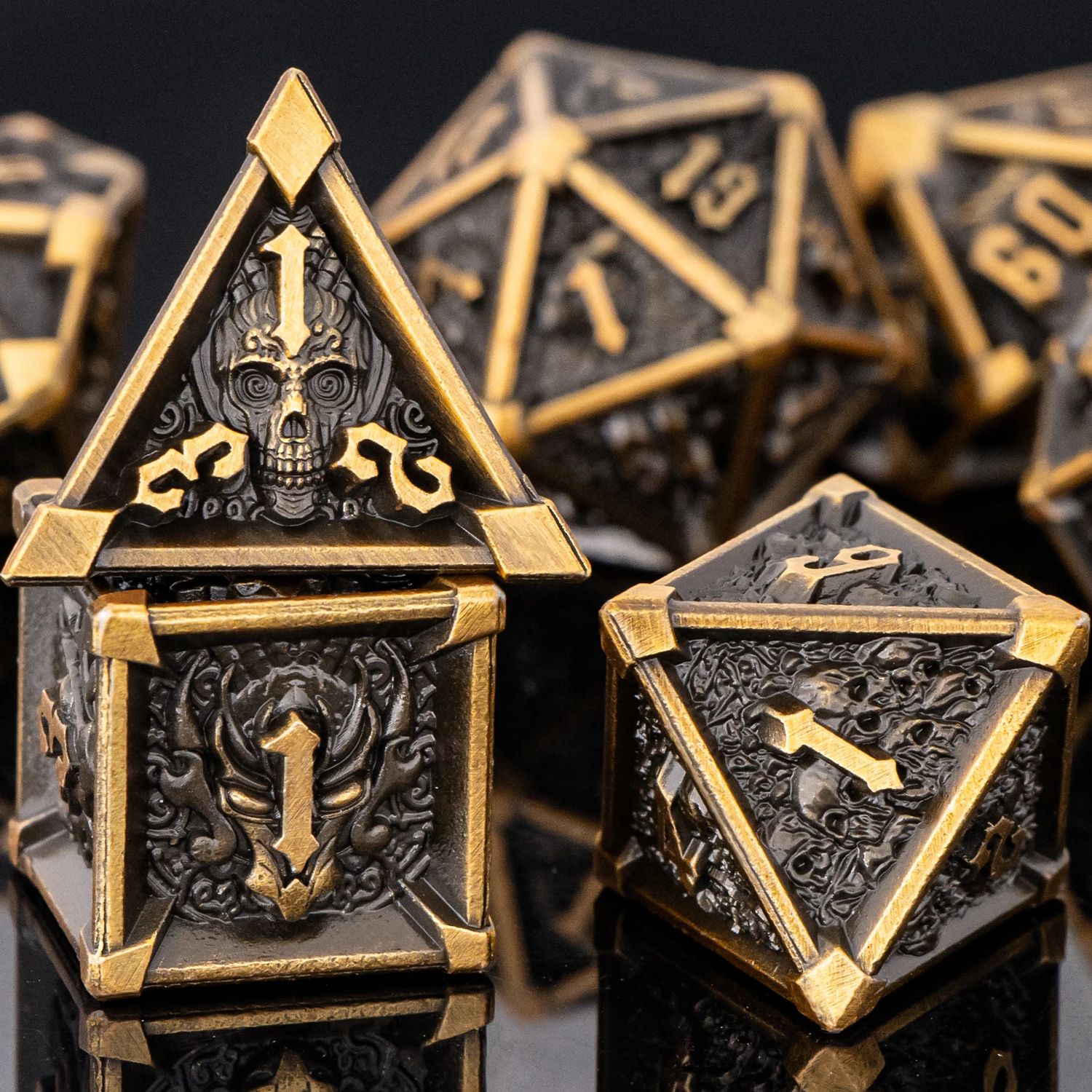 Set dadu logam DnD Skull & Dra - Dice Tower Wooden ulasan dan harga